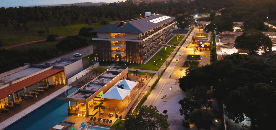 A experiência de se hospedar em um resort 5 estrelas à beira-mar