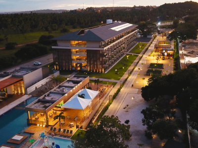 A experiência de se hospedar em um resort 5 estrelas à beira-mar